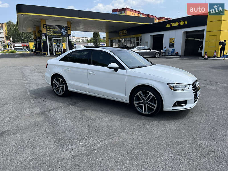 Седан Audi A3 2016 в Киеве