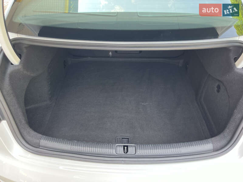 Седан Audi A3 2016 в Киеве