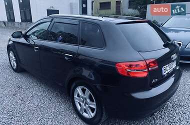 Хэтчбек Audi A3 2010 в 