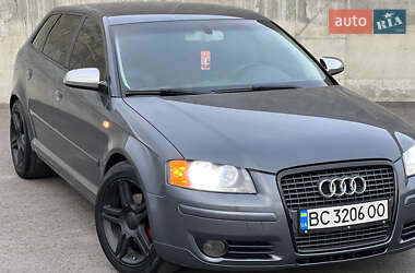 Хэтчбек Audi A3 2005 в 
