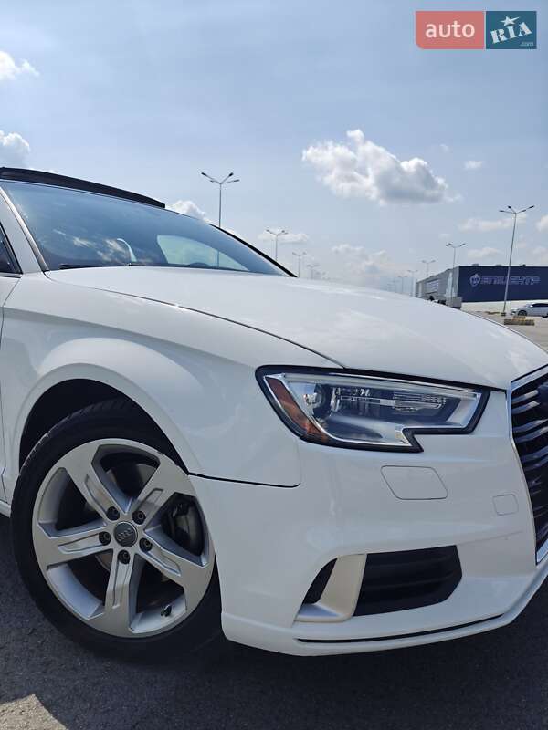Седан Audi A3 2017 в Львове
