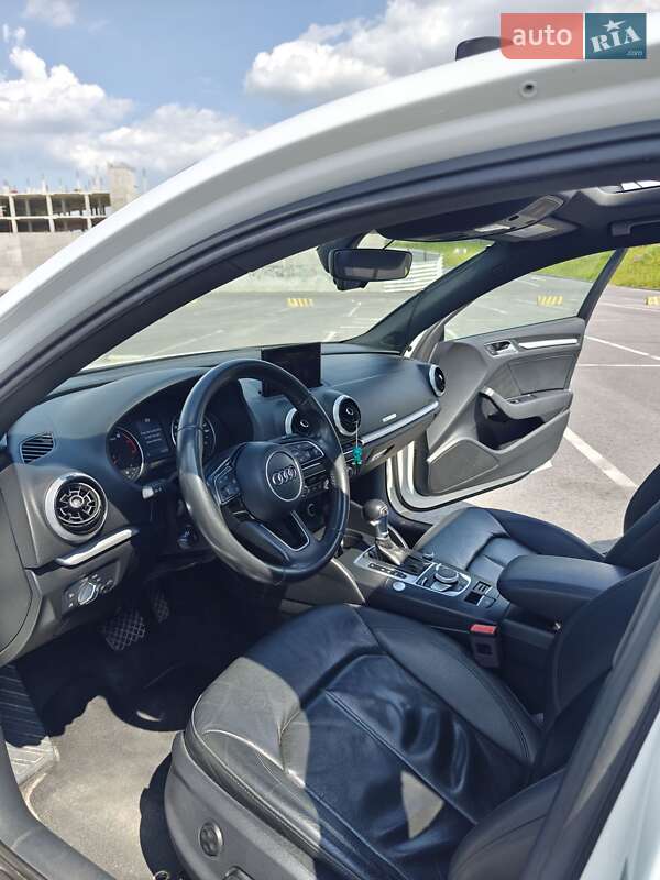 Седан Audi A3 2017 в Львове