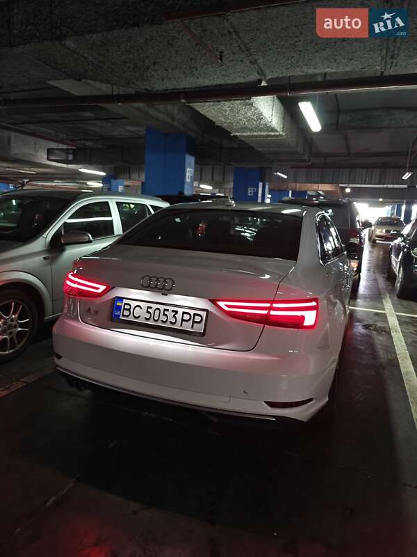 Седан Audi A3 2017 в Львове