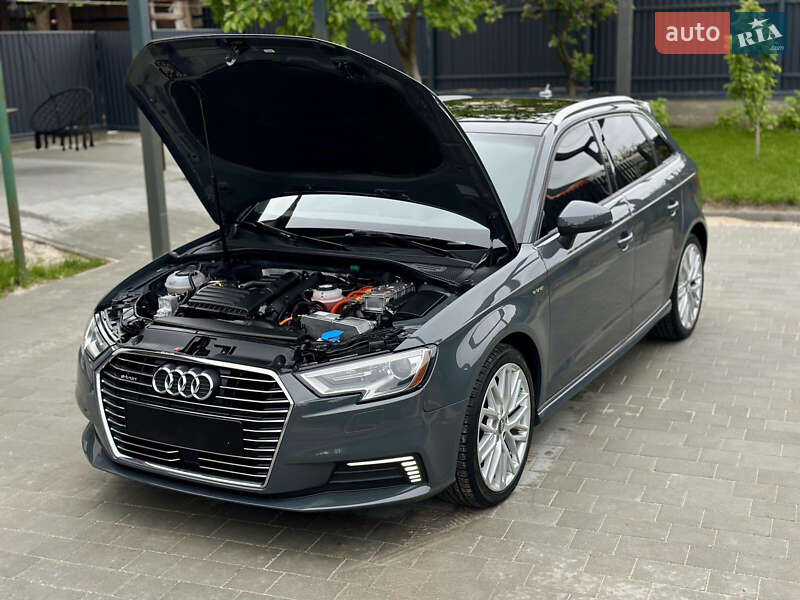 Хэтчбек Audi A3 2017 в Львове
