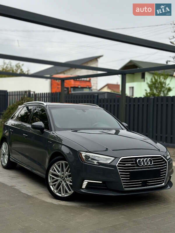 Хэтчбек Audi A3 2017 в Львове