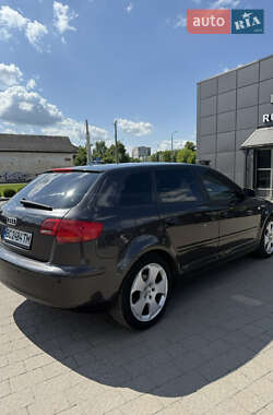 Хэтчбек Audi A3 2004 в 