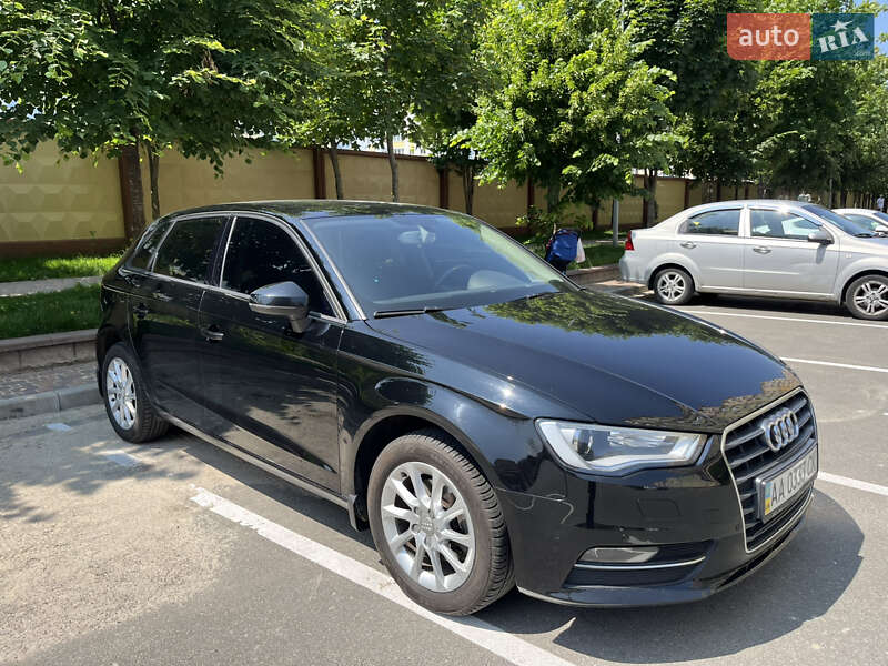 Хэтчбек Audi A3 2014 в 