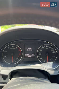Хэтчбек Audi A3 2014 в 