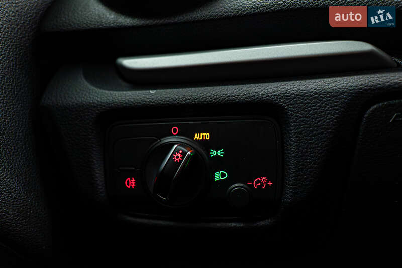 Седан Audi A3 2015 в Киеве фото 16 Седан Audi A3 2015 в Киеве