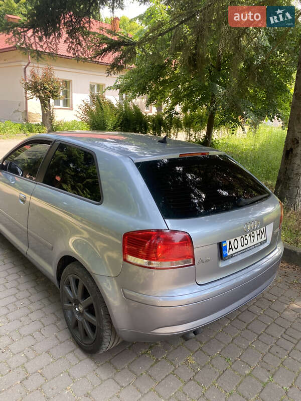 Хэтчбек Audi A3 2004 в Ужгороде