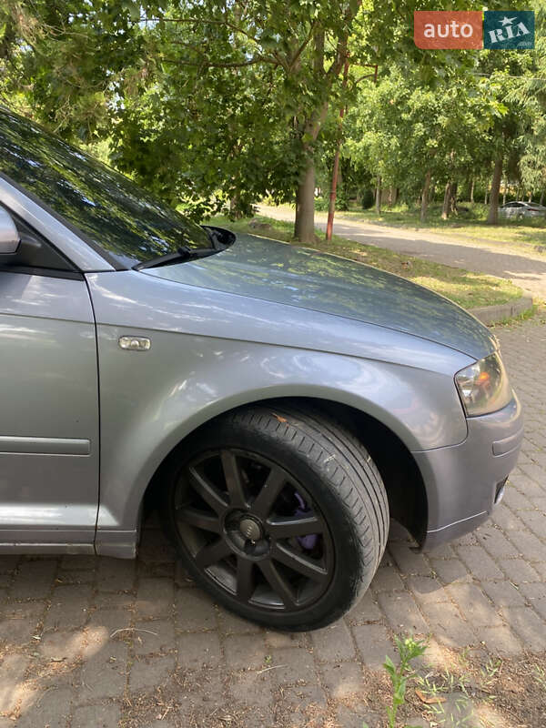 Хэтчбек Audi A3 2004 в Ужгороде