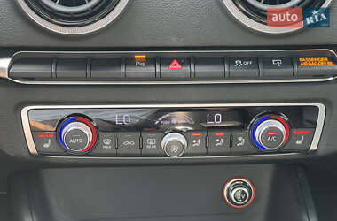 Седан Audi A3 2016 в 