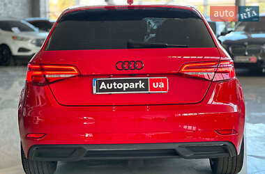 Хэтчбек Audi A3 2017 в 
