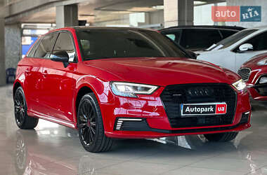 Хэтчбек Audi A3 2017 в 