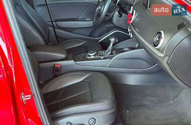Хэтчбек Audi A3 2017 в 