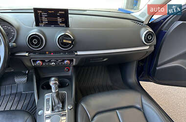 Седан Audi A3 2015 в 