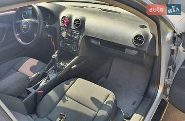 Хэтчбек Audi A3 2004 в 