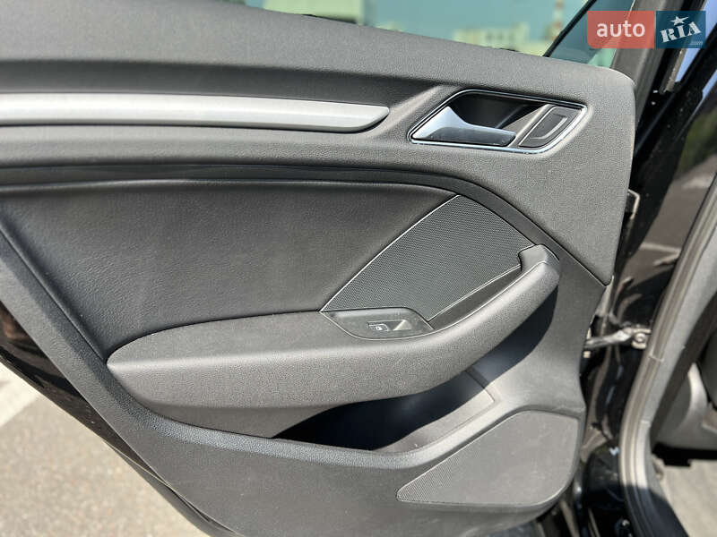 Седан Audi A3 2015 в Киеве
