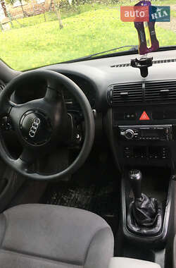 Хэтчбек Audi A3 1998 в 