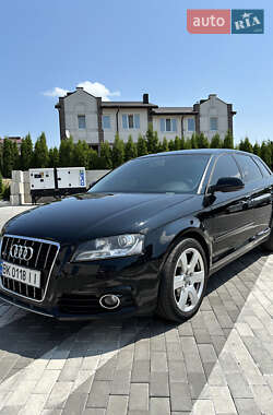 Хэтчбек Audi A3 2011 в 
