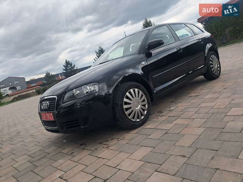 Хэтчбек Audi A3 2005 в 