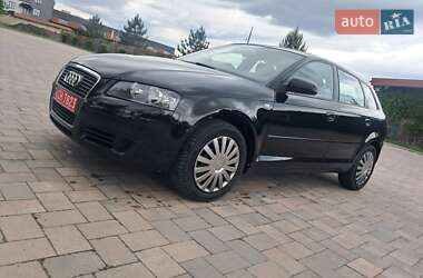 Хэтчбек Audi A3 2005 в 
