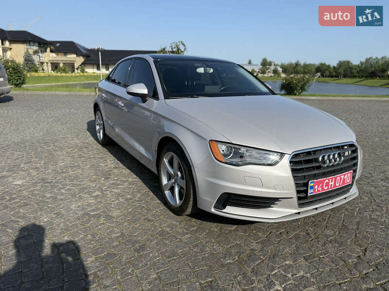 Седан Audi A3 2014 в Жовкве