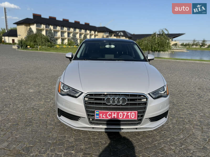 Седан Audi A3 2014 в Жовкве