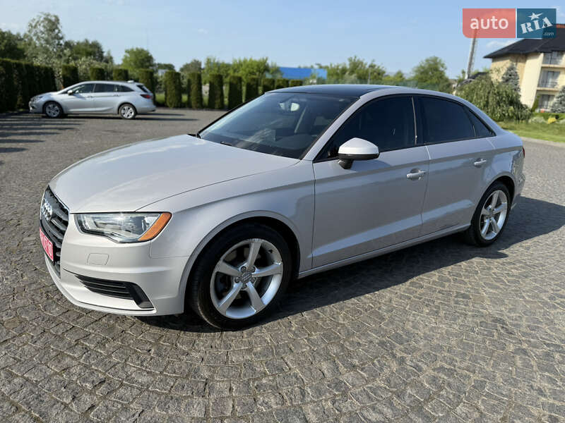 Седан Audi A3 2014 в Жовкве