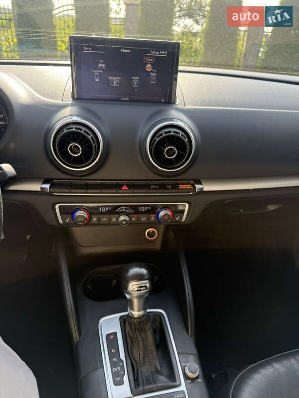 Седан Audi A3 2014 в Жовкве