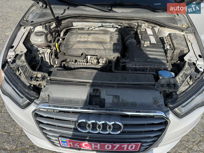 Седан Audi A3 2014 в Жовкве