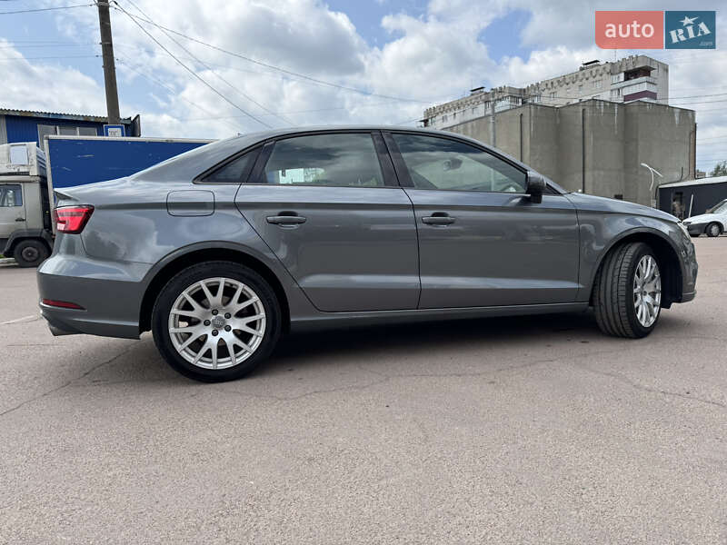 Седан Audi A3 2017 в Житомире