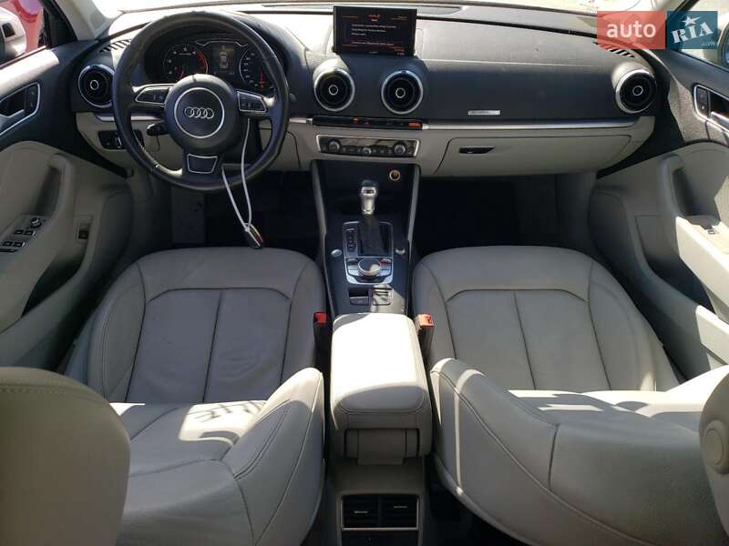 Седан Audi A3 2015 в Львове
