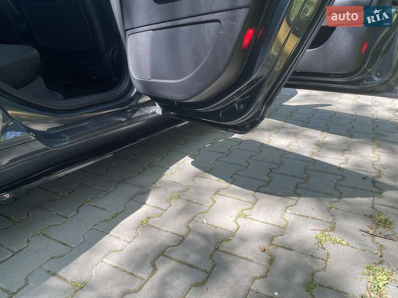 Хэтчбек Audi A3 2011 в Александрие