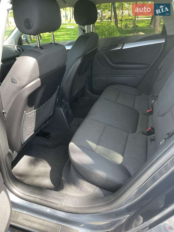 Хэтчбек Audi A3 2011 в Александрие