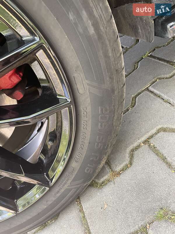 Хэтчбек Audi A3 2011 в Александрие