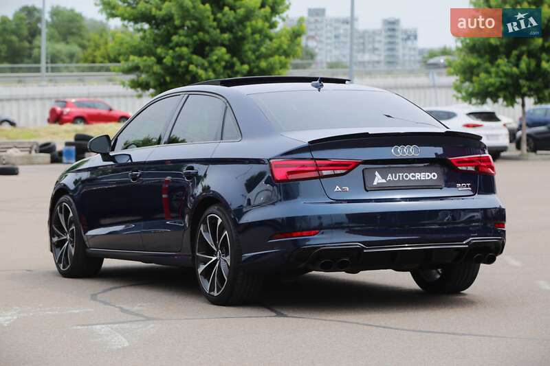 Седан Audi A3 2017 в Киеве