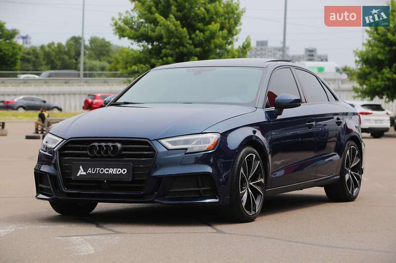 Седан Audi A3 2017 в Киеве