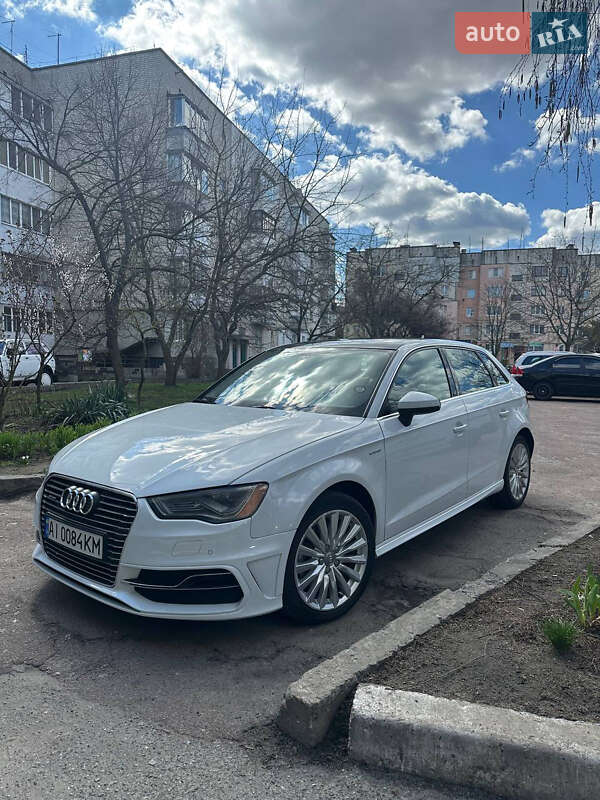 Хэтчбек Audi A3 2015 в Немишаево фото 7 Хэтчбек Audi A3 2015 в Немишаево