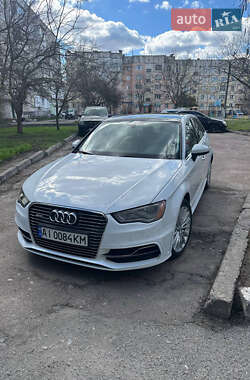 Хэтчбек Audi A3 2015 в 