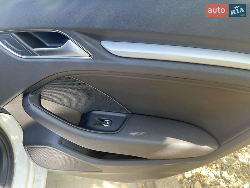 Хэтчбек Audi A3 2015 в Одессе