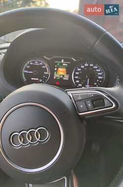 Хэтчбек Audi A3 2015 в 