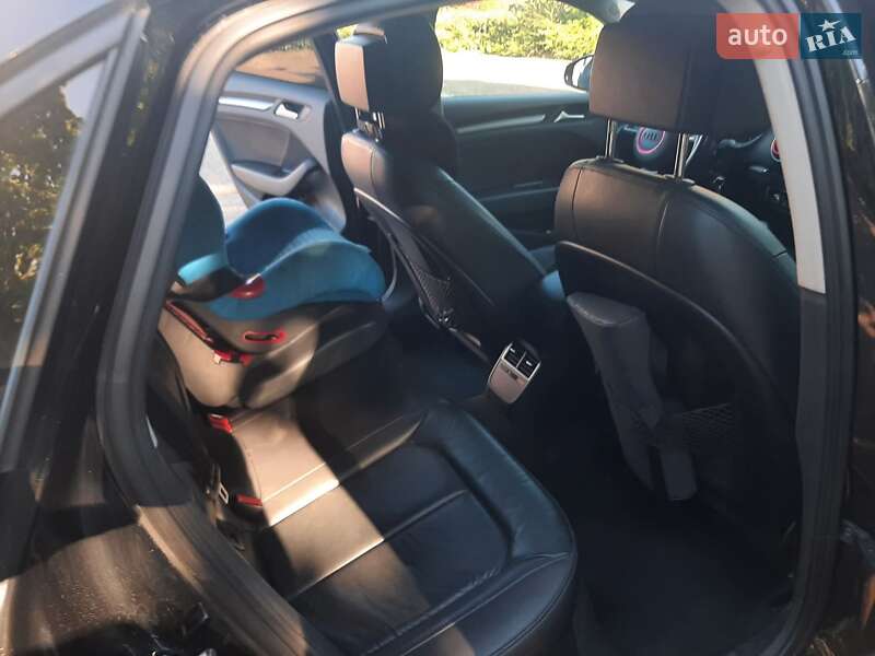 Седан Audi A3 2015 в Днепре