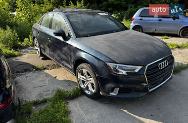 Седан Audi A3 2018 в Киеве