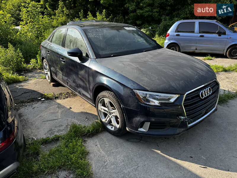Седан Audi A3 2018 в 