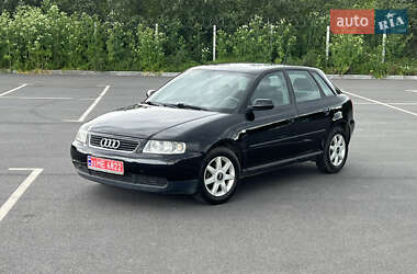 Хэтчбек Audi A3 2003 в 