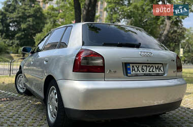 Хэтчбек Audi A3 2000 в 