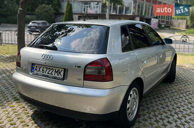 Хэтчбек Audi A3 2000 в 