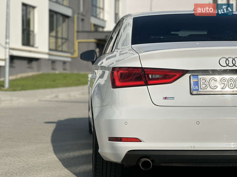 Седан Audi A3 2015 в Яворові