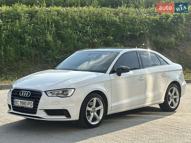Седан Audi A3 2015 в Яворове